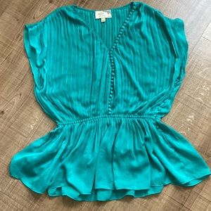 Elizabeth and James top